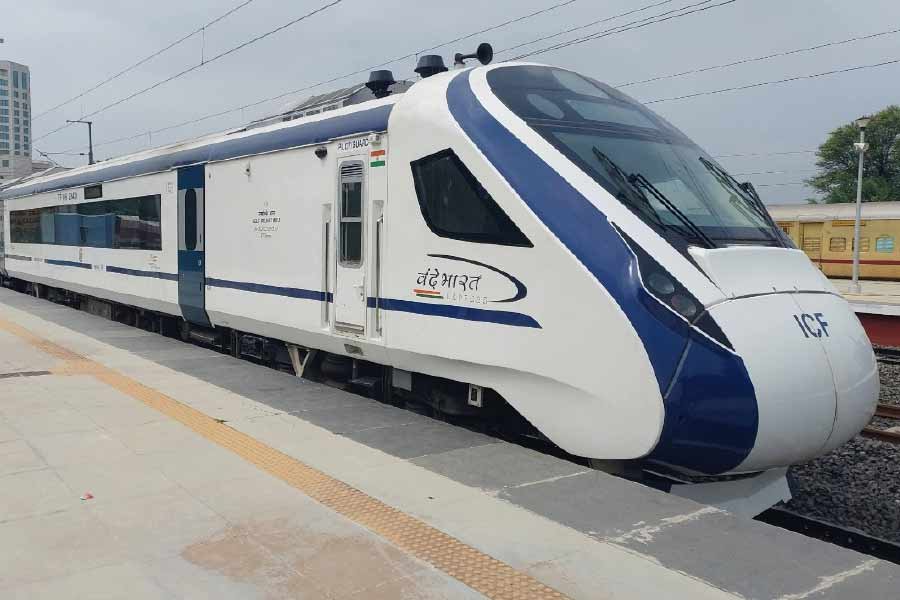 Howrah to NJP Vande Bharat Express